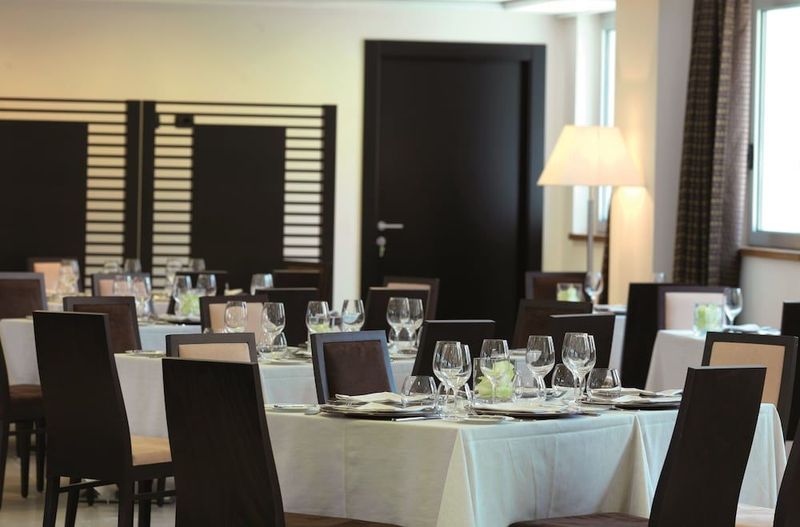 Holiday Inn Salerno Cava De Tirreni - Image 2
