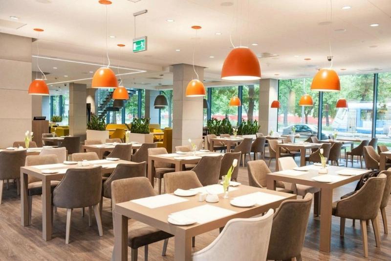Q Hotel Plus Wroclaw - Image 5