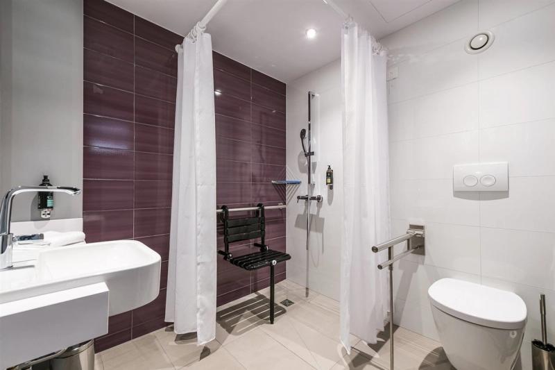 Premier Inn Berlin City Centre Hotel - Image 5