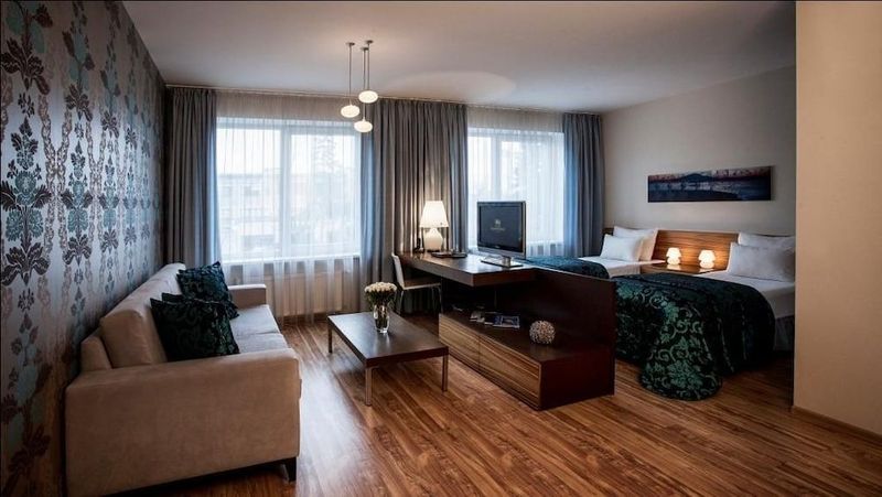 Ararat All Suites Hotel - Image 1