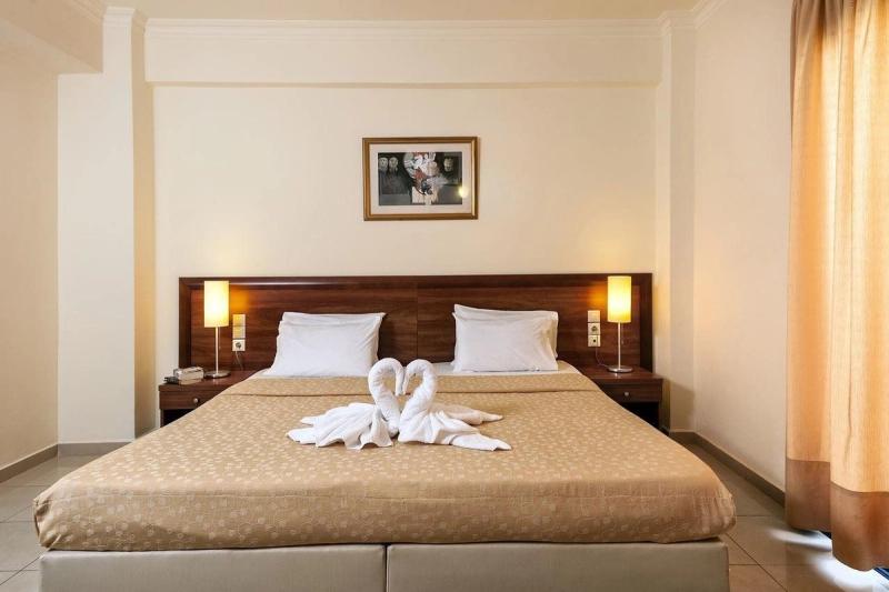 Adelais Hotel - Image 4