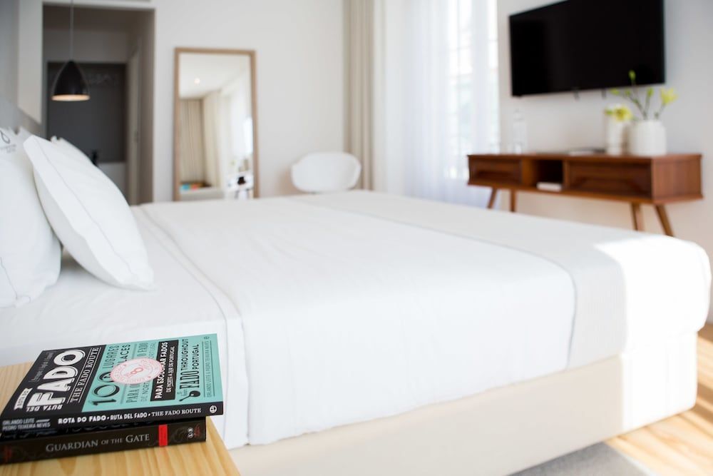 The 8 Downtown Suites - Image 1