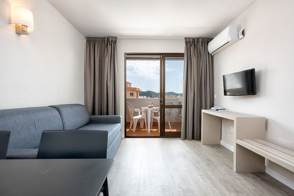 Aparthotel Veramar - Image 9