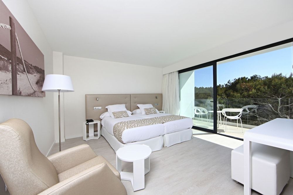 Iberostar Waves Cala Millor - Image 3