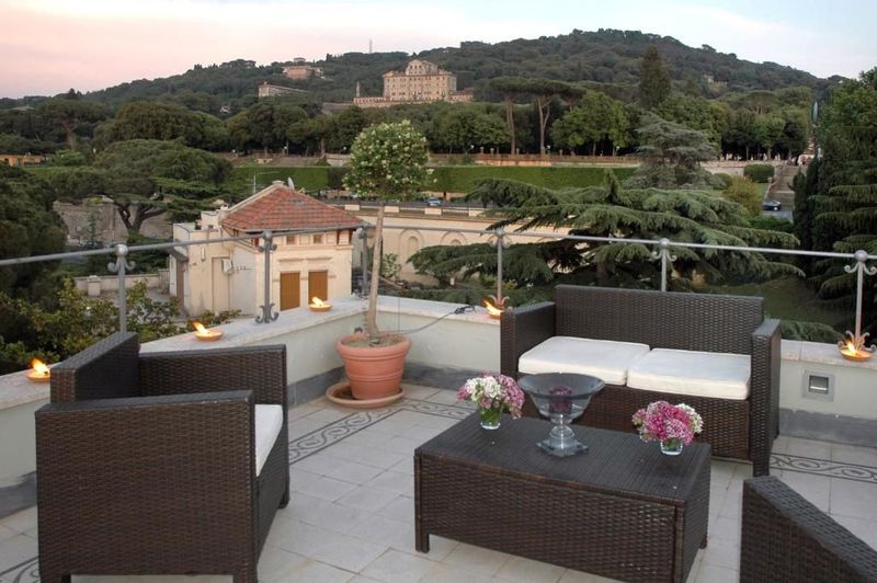 Hotel Flora - Image 6