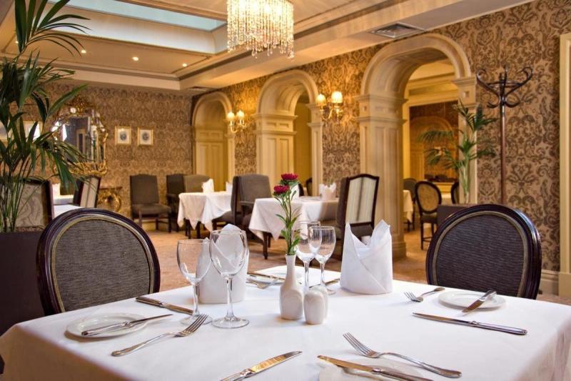 Buswells Hotel - Image 2