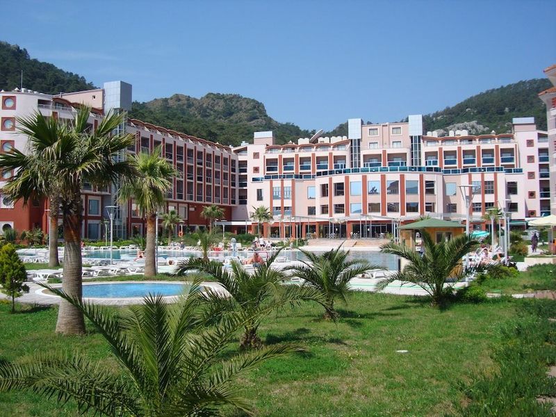 Green Nature Resort & Spa - Image 1