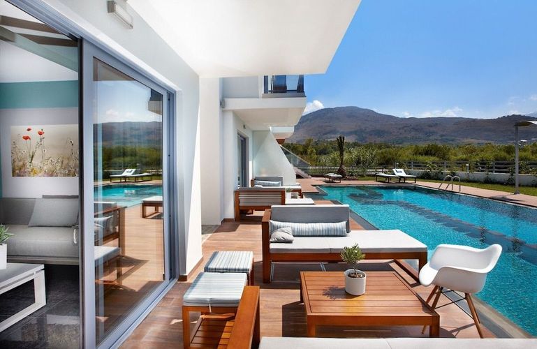 På Anna's House Apartments kan du koppla av i härliga miljöer på Kreta.