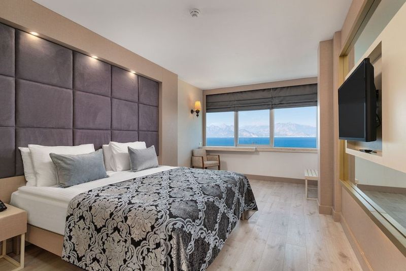 Antalya Hotel - Image 3