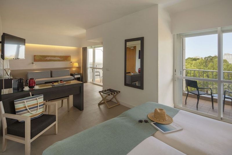 Hotel Cosmopolitan - Image 5