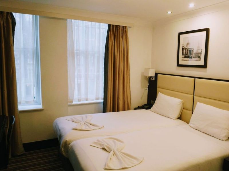 Edward Hotel Paddington - Image 6