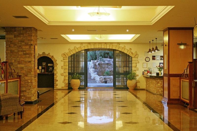 Navarria Hotel - Image 4