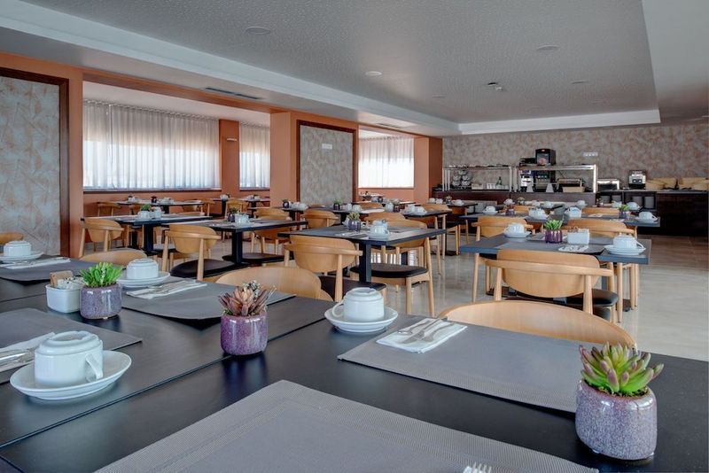 VIP Executive Picoas Hotel - Image 9