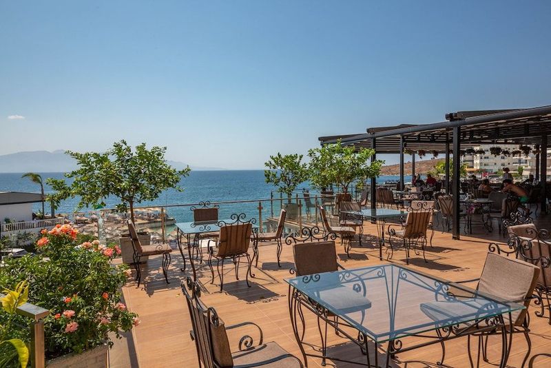 Apollon Hotel - Image 2