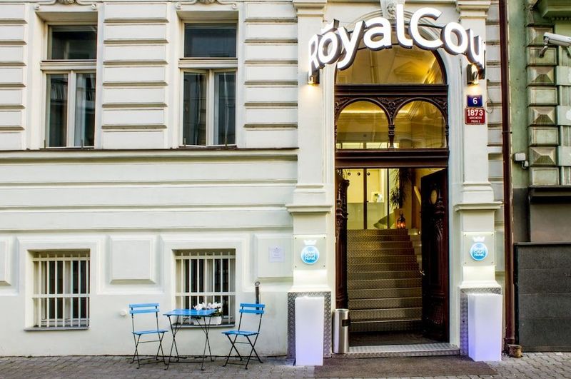 Royal Court Hotel - Image 10