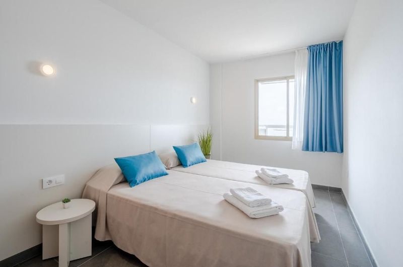 Rentalmar Blue Beach Apartments - Image 3