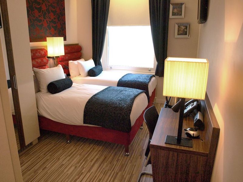 Simply Rooms & Suites - Image 1