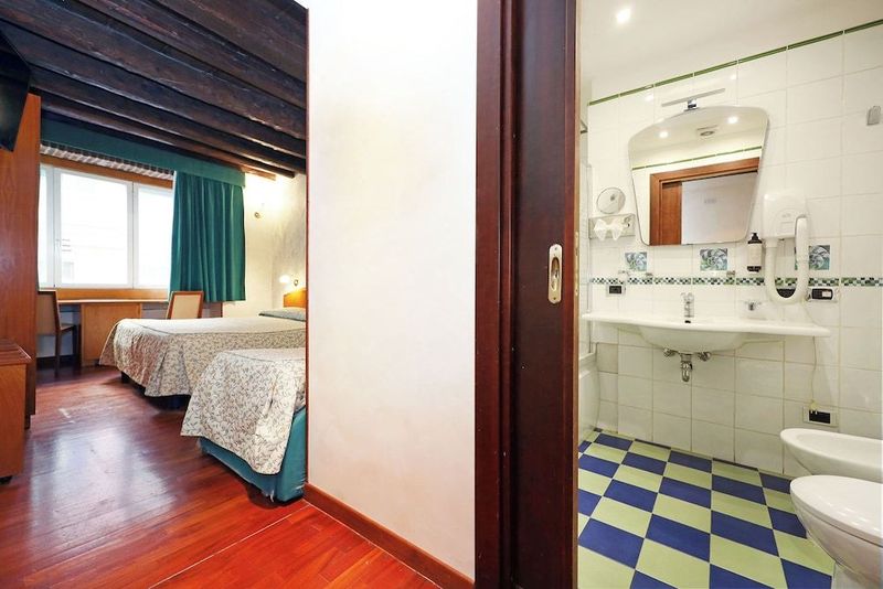 Hotel Corot - Image 7