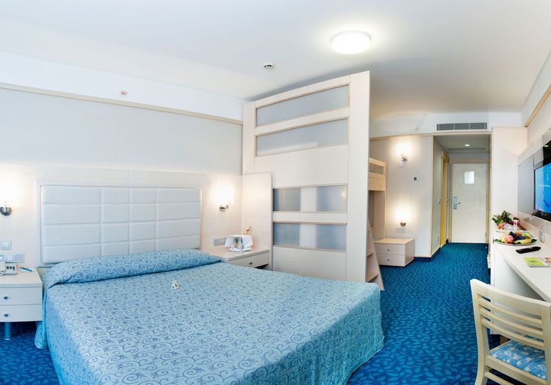VONRESORT Golden Coast - Image 7