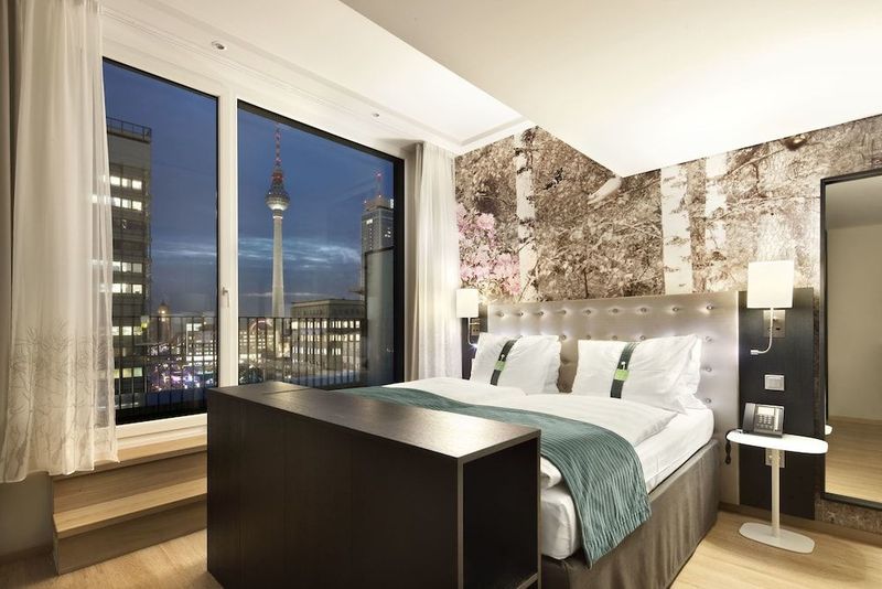 Premier Inn Berlin Alexanderplatz hotel - Image 2