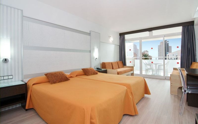 Hotel Flamingo Oasis - Image 2