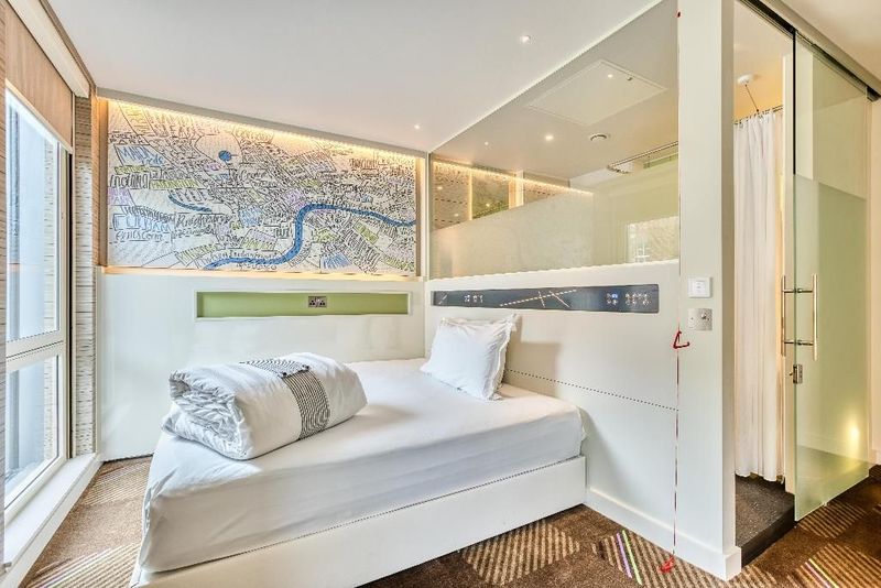 hub by Premier Inn London Soho - Image 1