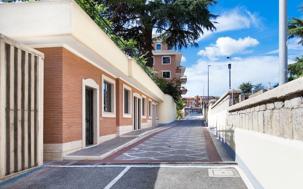Smooth Hotel Rome West - Image 9