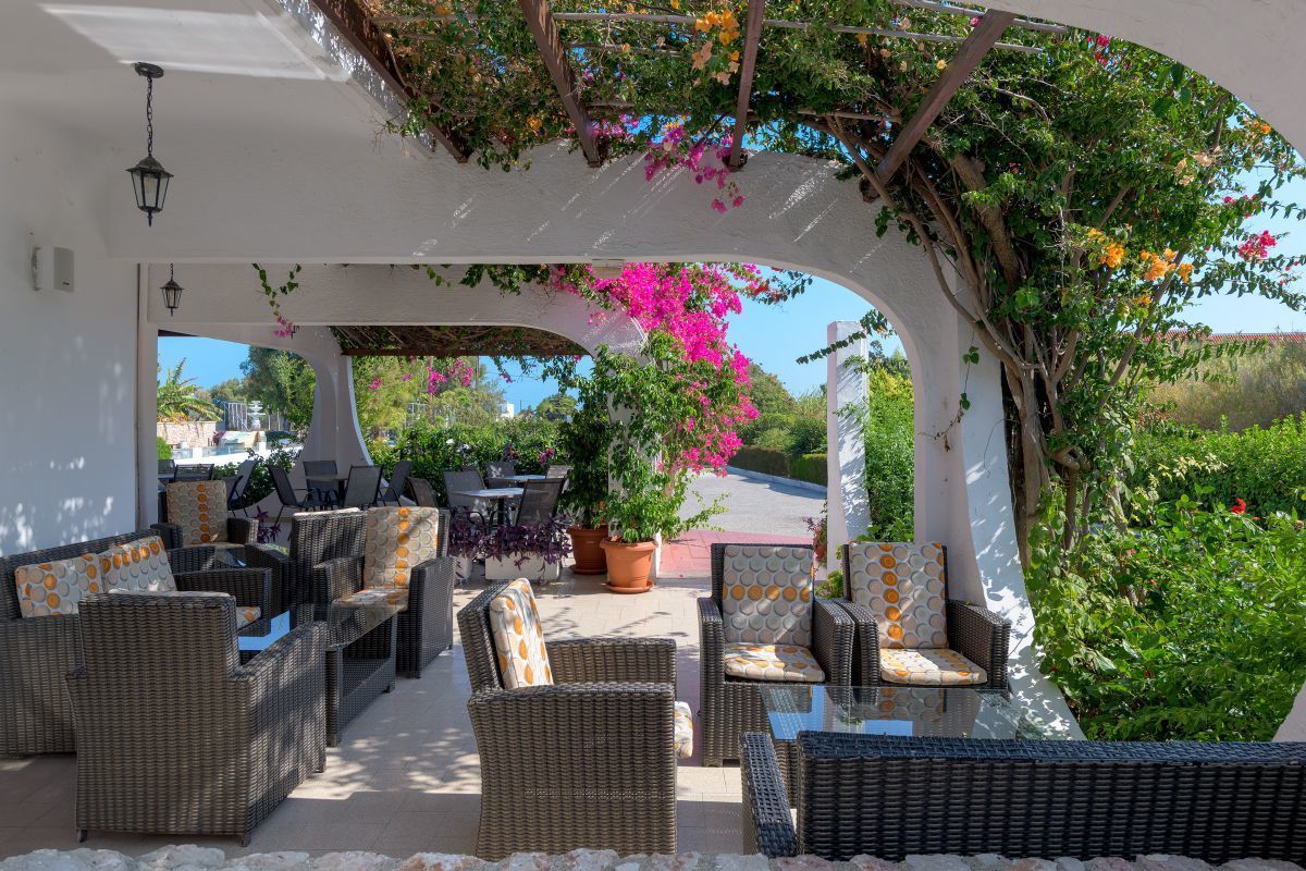 Nirvana Beach Hotel - Image 7