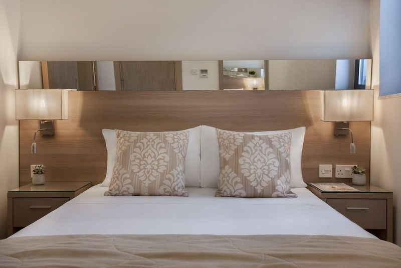 Plaza Regency Hotels - Image 3