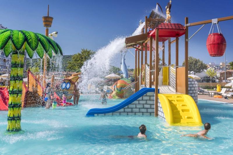 Hotel Sorra Daurada Splash - Image 1