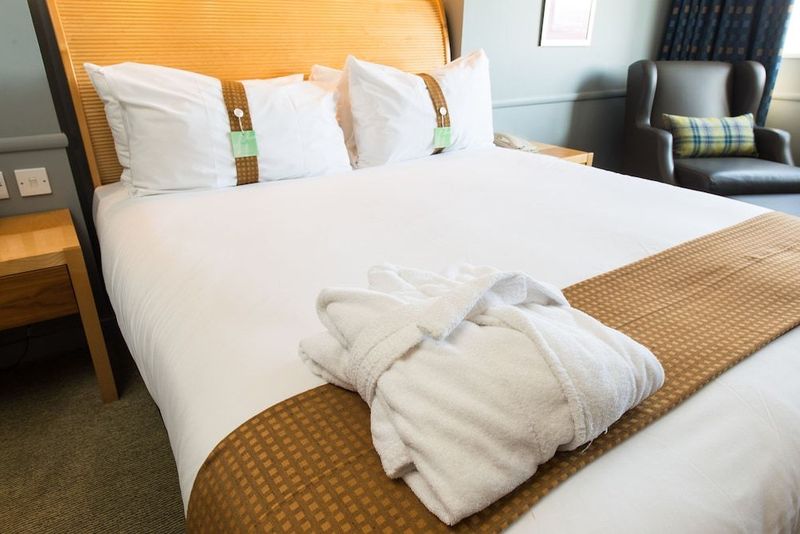Holiday Inn Edinburgh - Image 7
