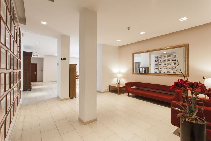Hotel Carol - Image 9