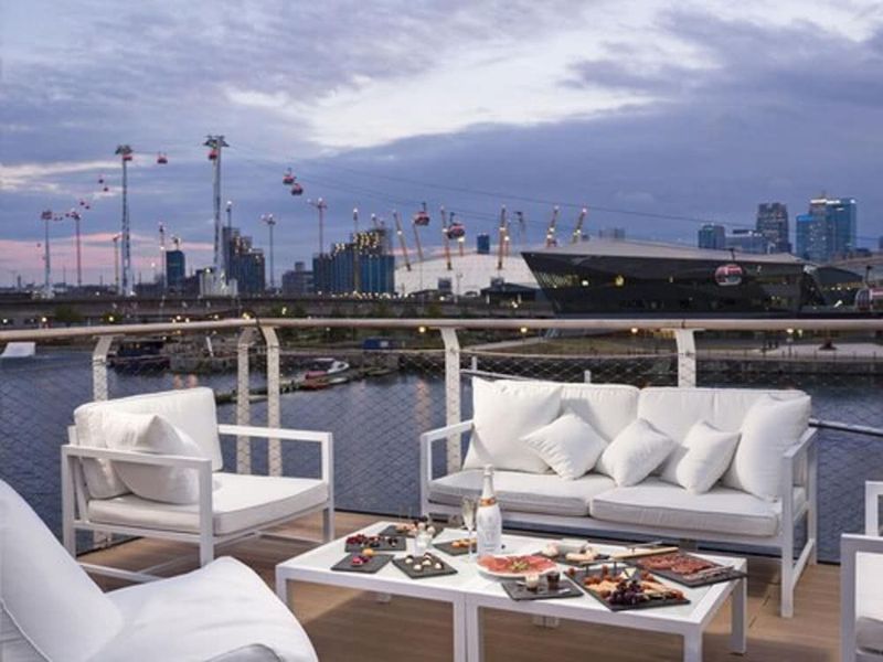 Good Hotel - Image 9