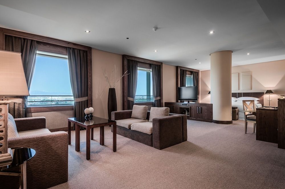 Eurostars Suites Mirasierra - Image 2