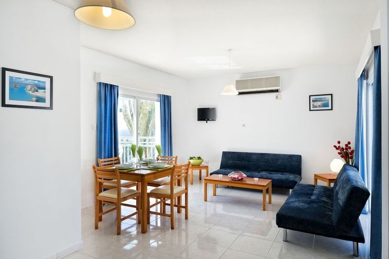 Sunny Hill Hotel Apartments - Image 8