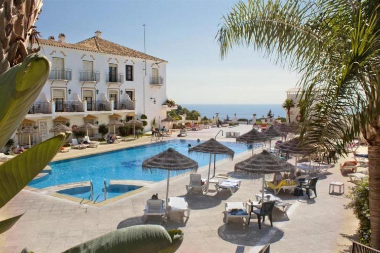 TRH Mijas Hotel er bygget i andalusisk stil og har en vakker beliggenhet mellom fjellene og havet på Costa del Sol.