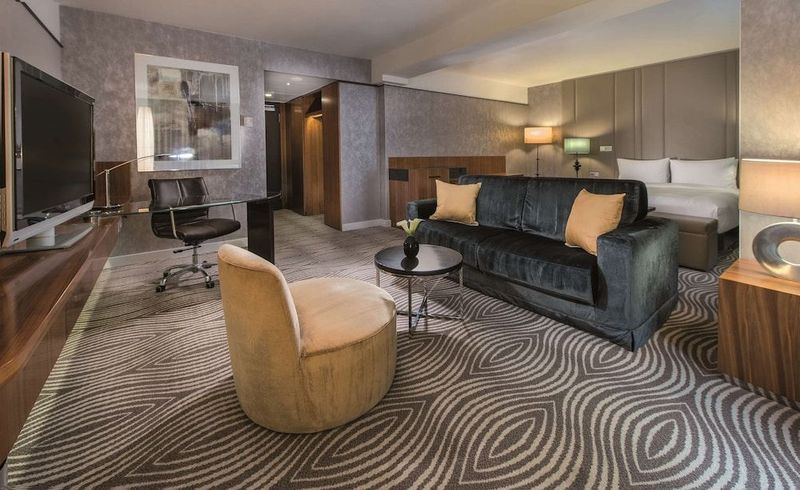 Hilton Berlin - Image 7