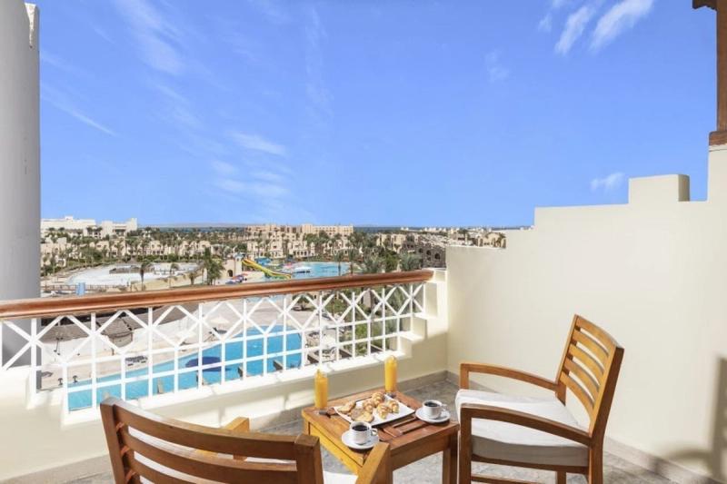 Royal Lagoons Aqua Park Resort & Spa - Image 2