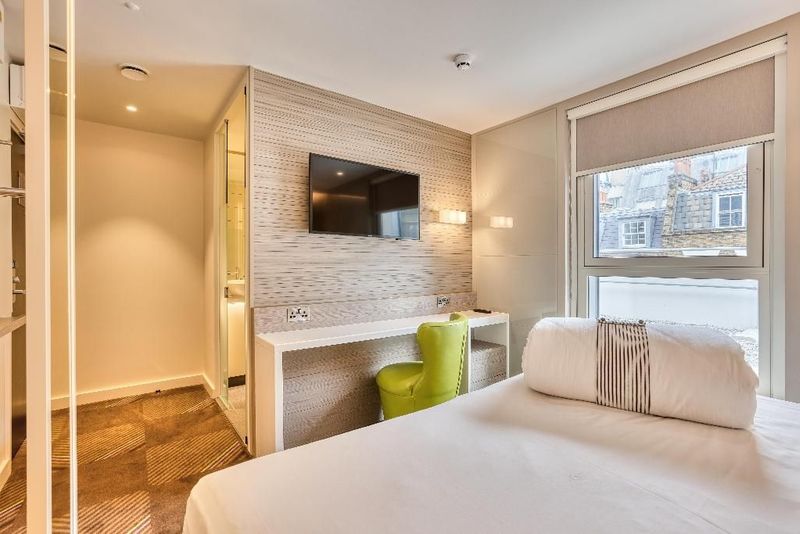 hub by Premier Inn London Soho - Image 5
