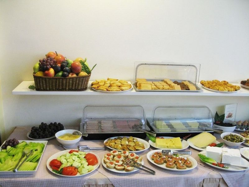 Yakinthos Hotel - Image 10
