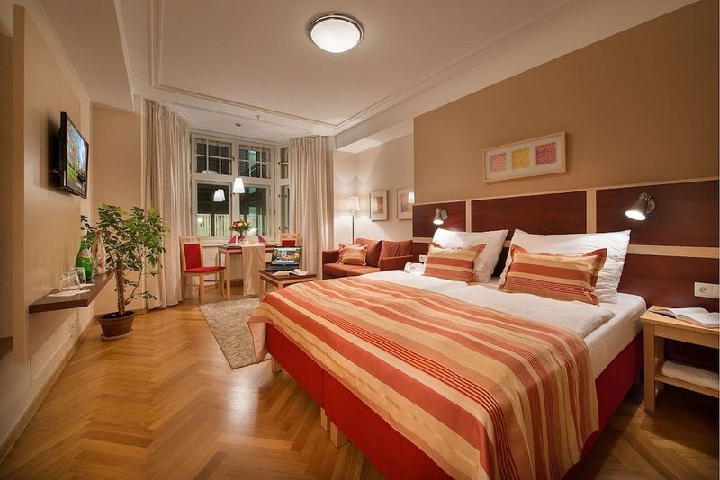 EA Hotel Julis - Image 3