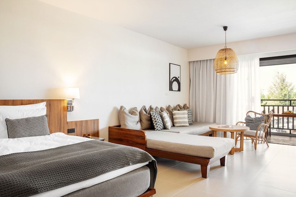 Sunwing Kamala Beach - Image 10