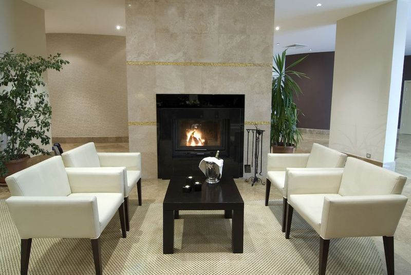 Charisma De Luxe Hotel - Image 7