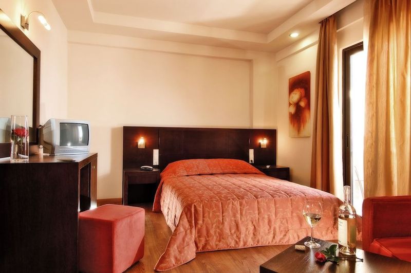 Eva Mare Hotel & Suites - Image 4