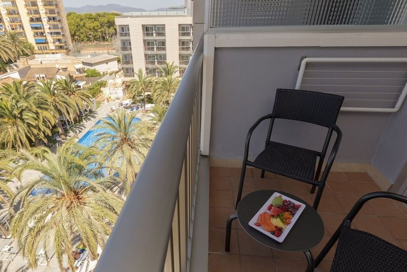 Hotel Cosmopolitan - Image 8