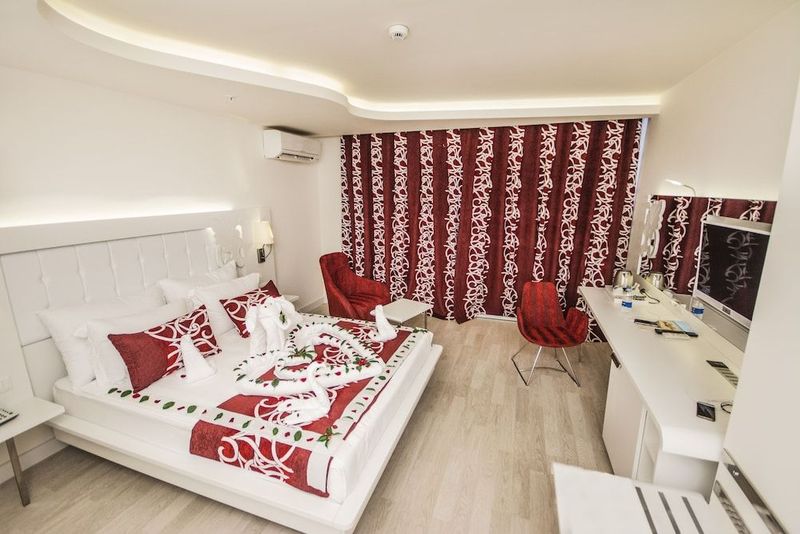 Laguna Beach Alya Resort & Spa - Image 3