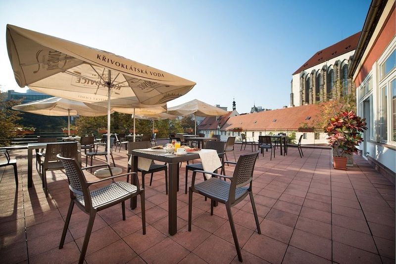 EA Hotel Julis - Image 2