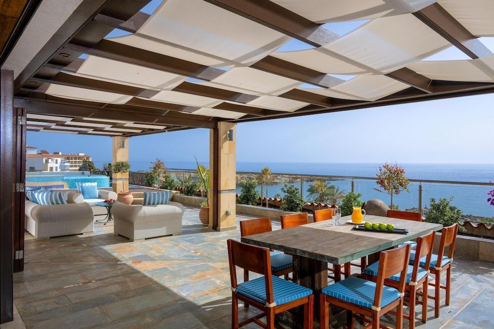 Coral Beach Hotel & Resort - Image 7