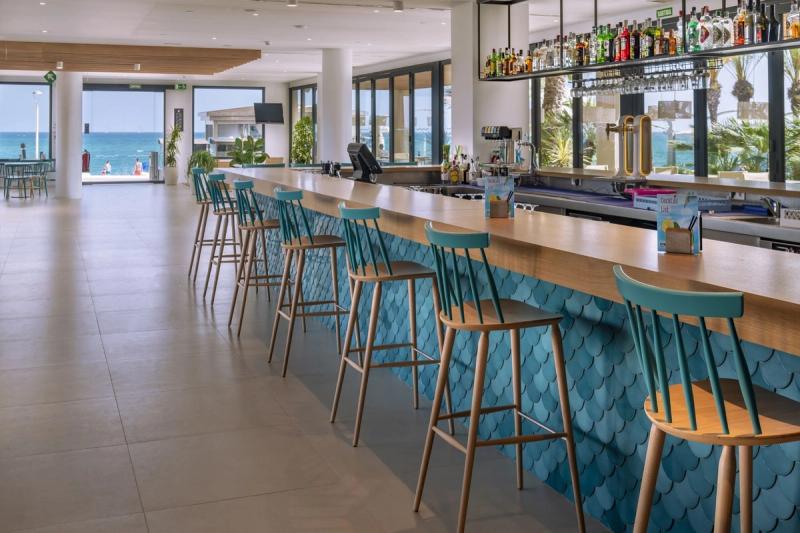 Caprici Beach Hotel - Image 5