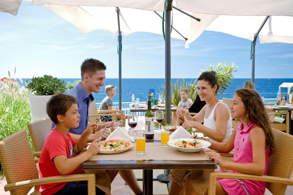 Lanterna Sunny Resort by Valamar - Image 2